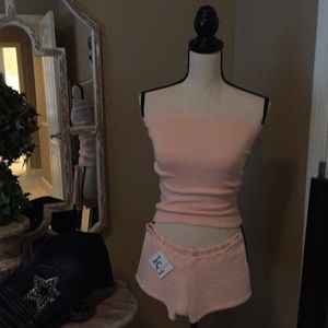 Two piece KD Dance workout knit shorts and top..